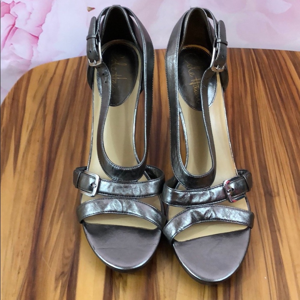 Cole Haan 8.5 heel